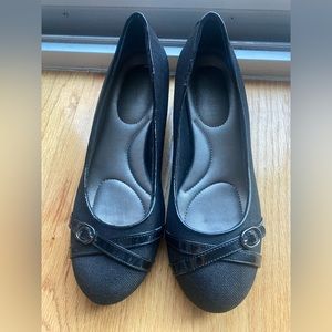 Black Kelly. & Katie Wedge Pumps